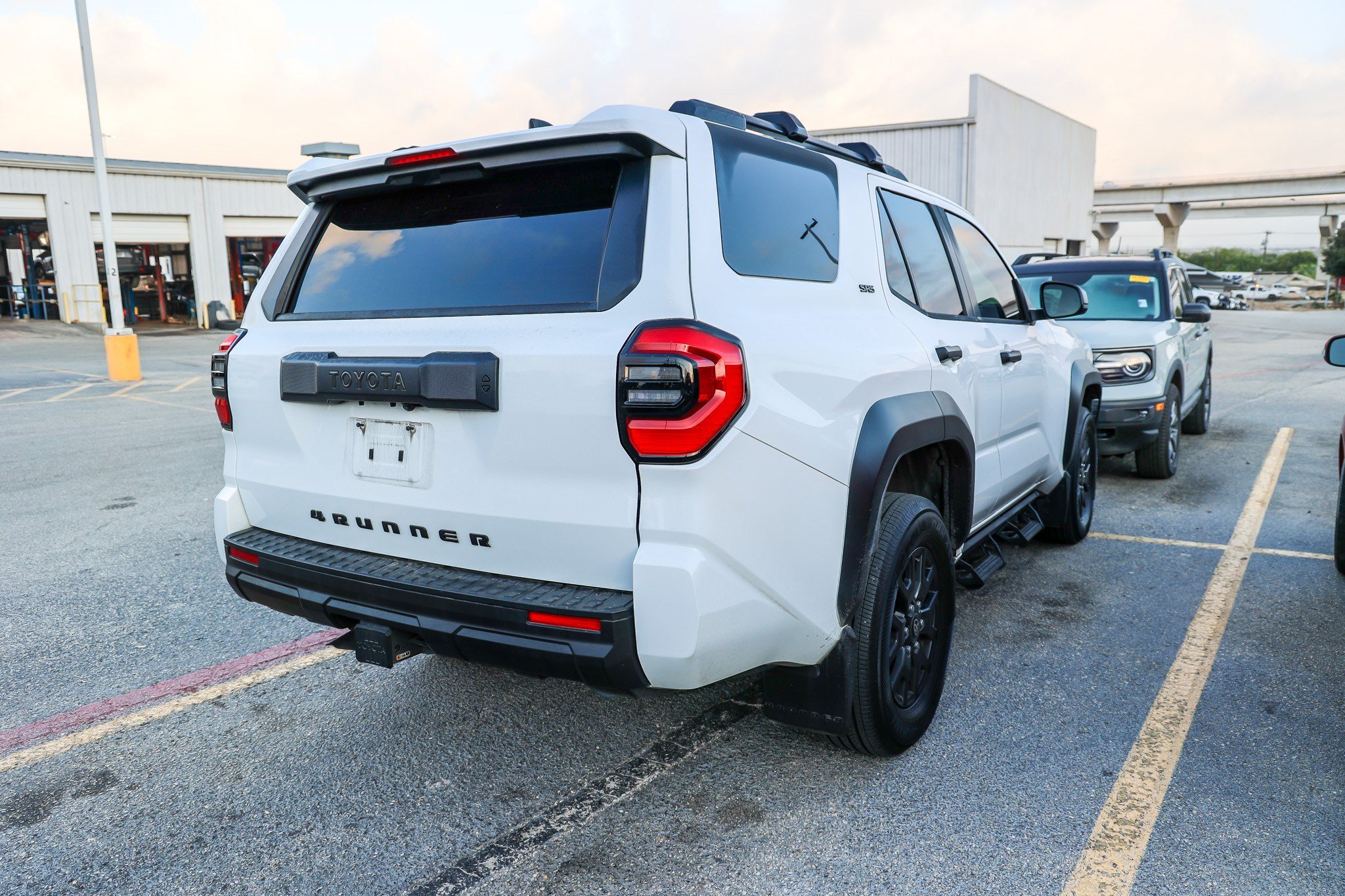 Used 2025 Toyota 4Runner SR5 AWD/4WD image 7