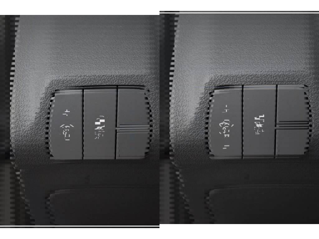 New 2025 Hyundai Elantra SEL image 27