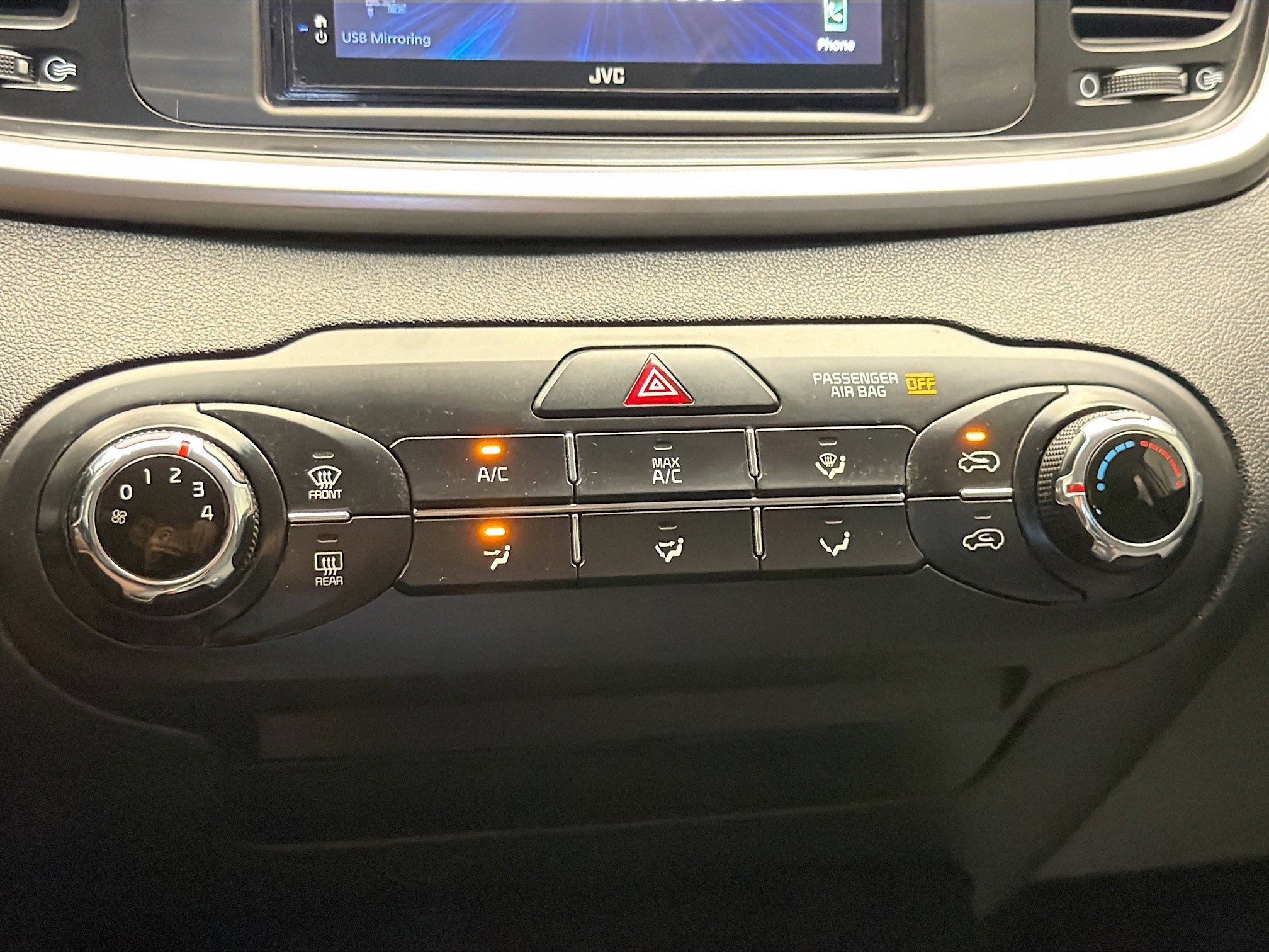 Used 2020 Kia Sorento L image 8