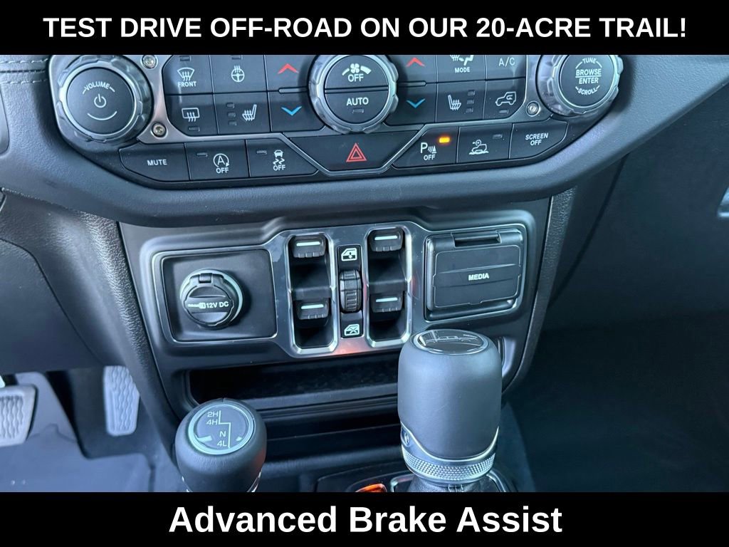 New 2026 Jeep Gladiator Sahara image 14