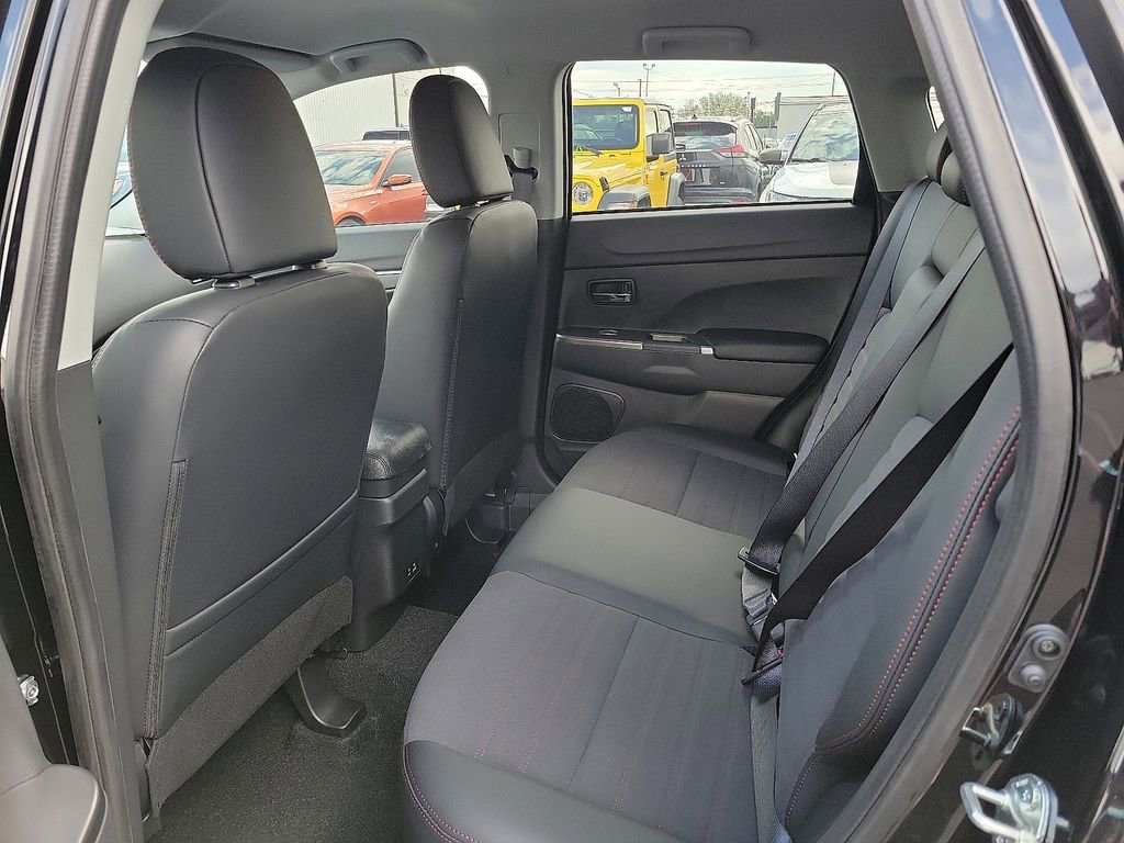 Used 2025 Mitsubishi Outlander Sport SE image 7