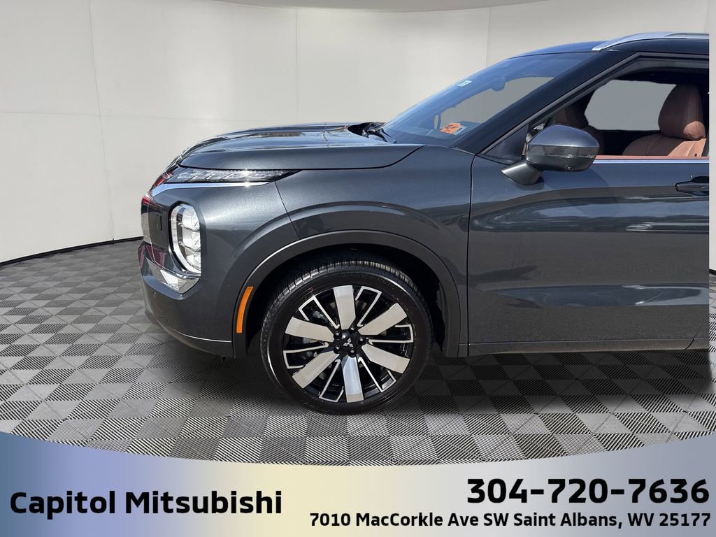 New 2025 Mitsubishi Outlander SEL image 9