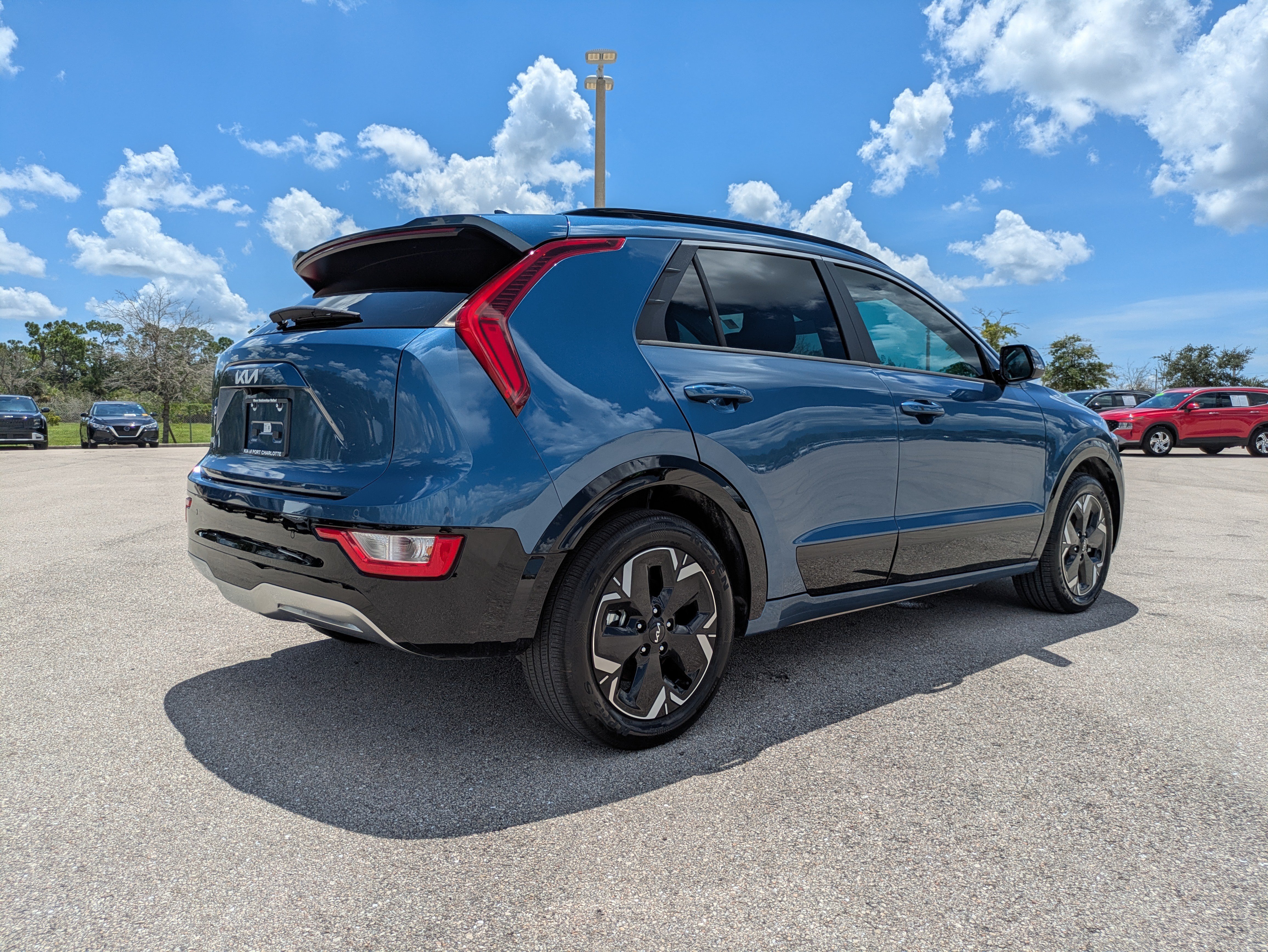 Certified 2024 Kia Niro Wind FWD image 4