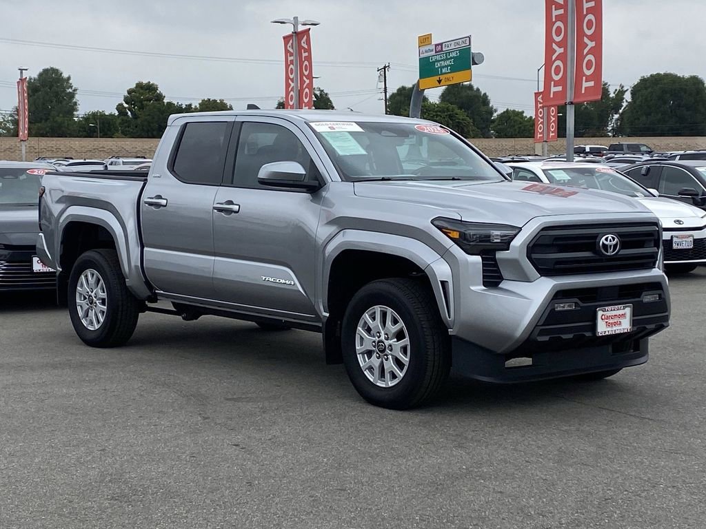 Certified 2025 Toyota Tacoma SR5 AWD/4WD image 44