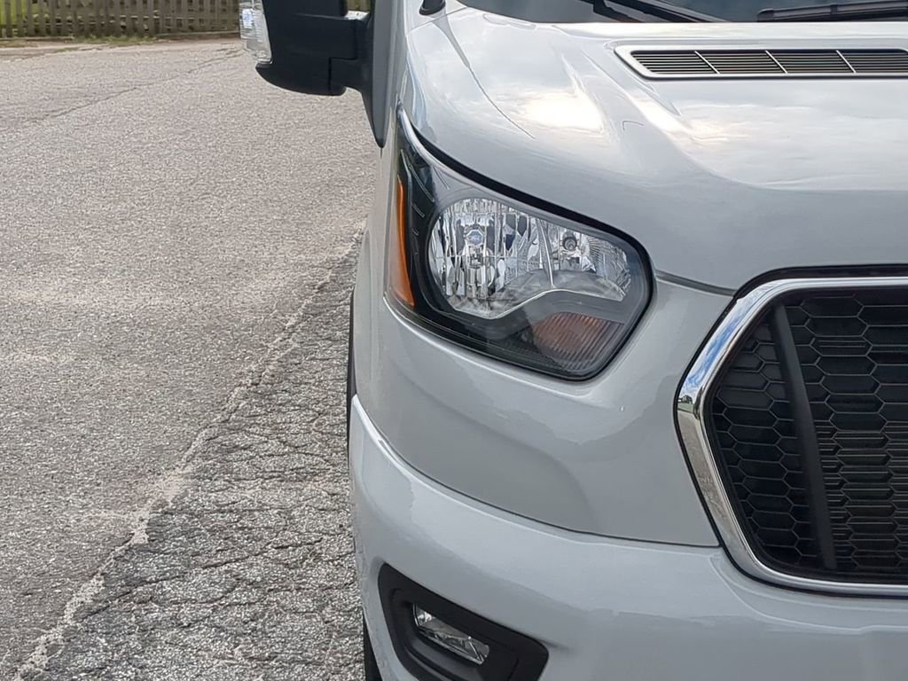 Used 2024 Ford Transit 350 XLT image 8