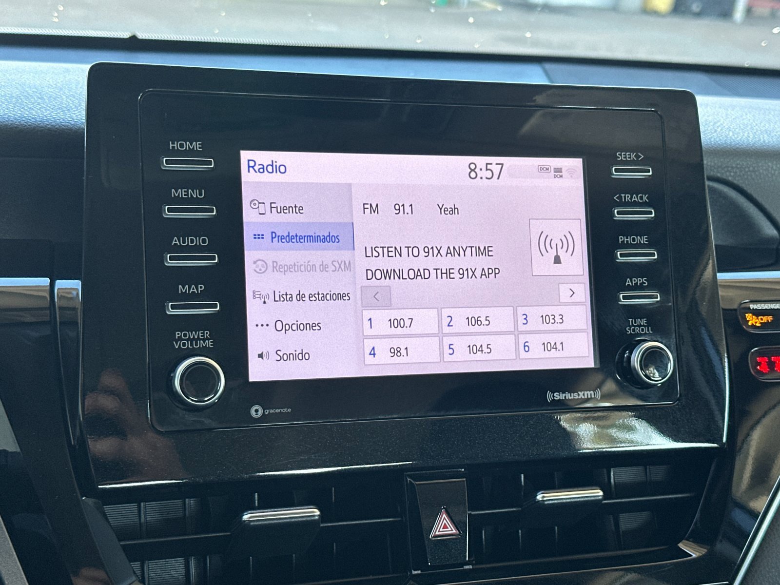 Used 2024 Toyota Camry SE image 16