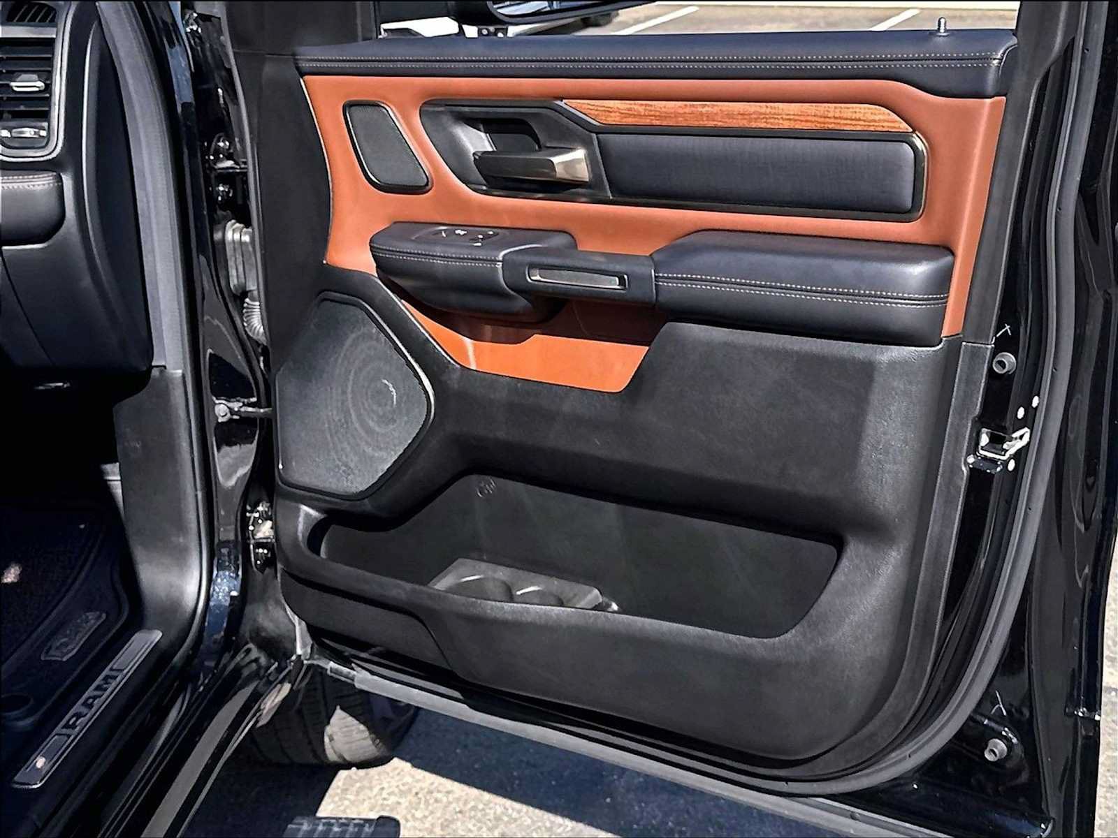 Used 2024 RAM 1500 Limited AWD/4WD image 23