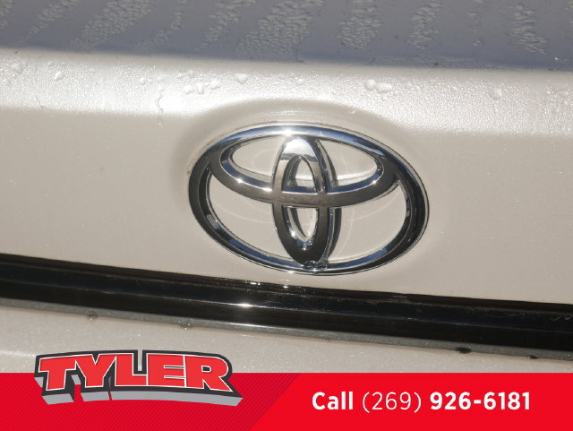 Used 2025 Toyota Corolla LE w/ LE Premium Package FWD image 15