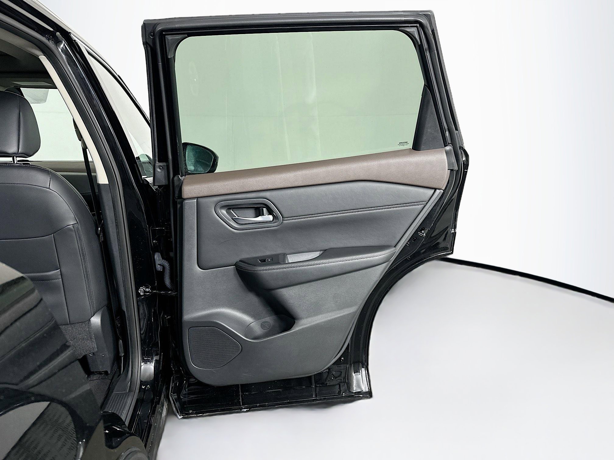 Used 2023 Nissan Rogue SL image 30