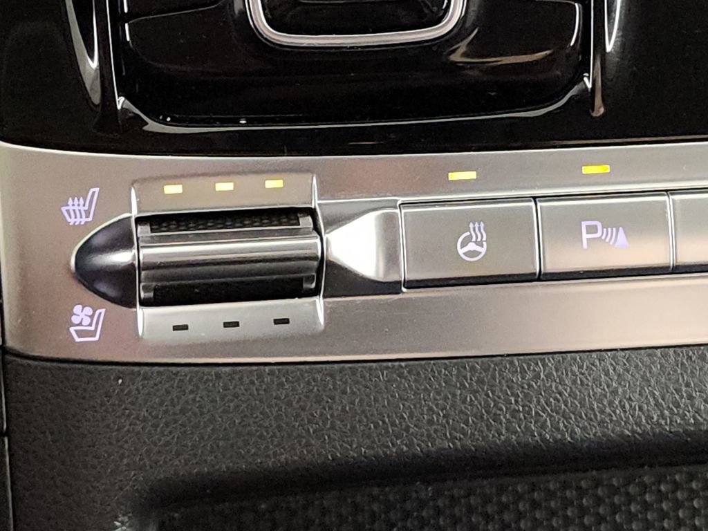 Certified 2024 Kia Carnival SX Prestige image 33