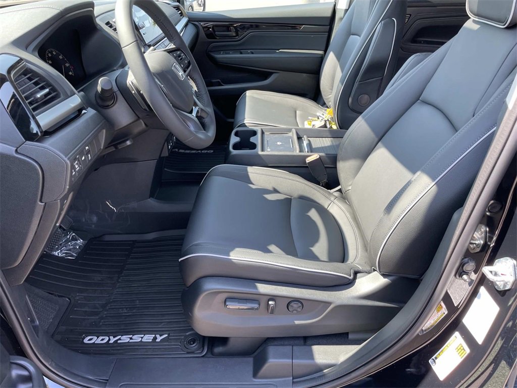 New 2026 Honda Odyssey Touring image 13