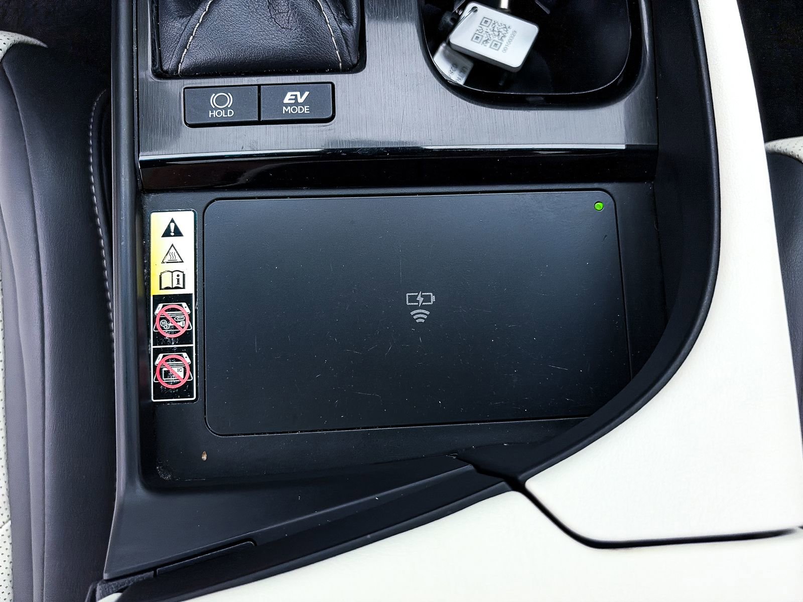 Used 2023 Lexus ES 300h F Sport w/ Accessory Package (Z2) FWD image 31
