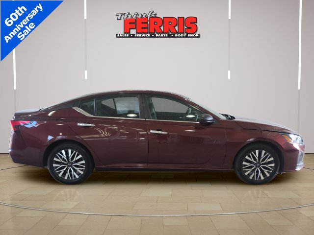 Used 2024 Nissan Altima 2.5 SV FWD image 4