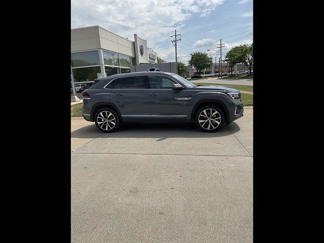 New 2026 Volkswagen Atlas Cross Sport SEL Premium R-Line AWD/4WD image 3