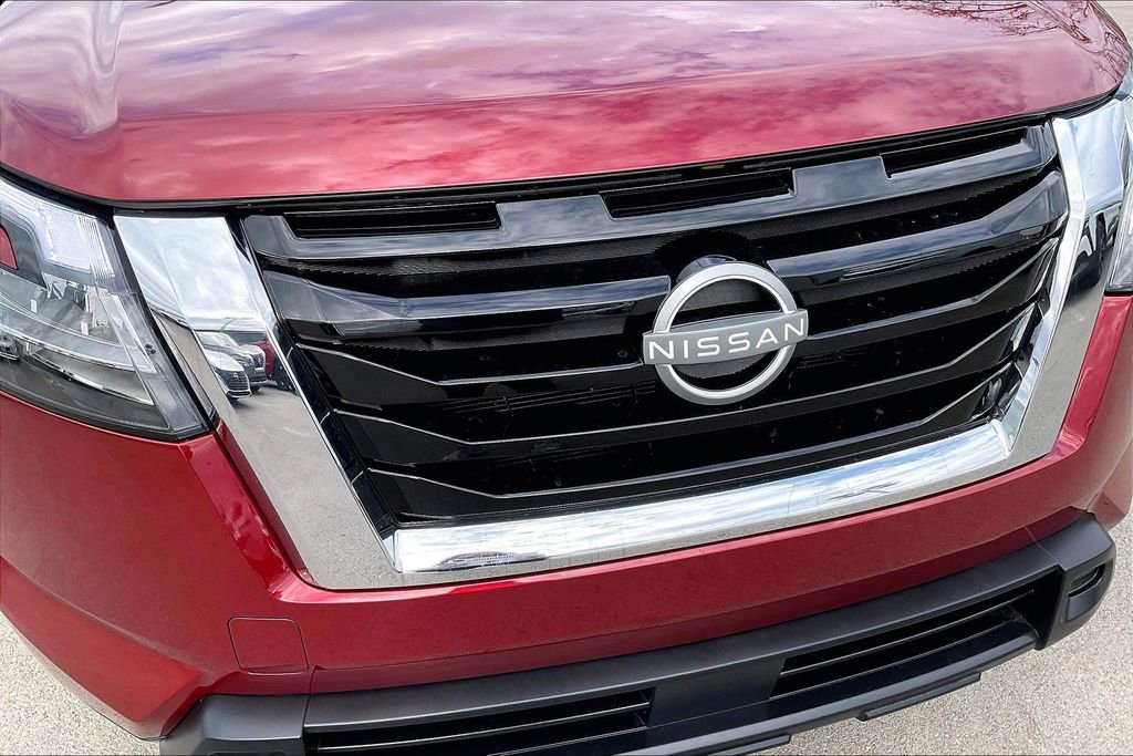Used 2022 Nissan Pathfinder SV AWD/4WD image 39