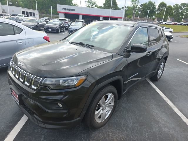 Used 2022 Jeep Compass Latitude image 3