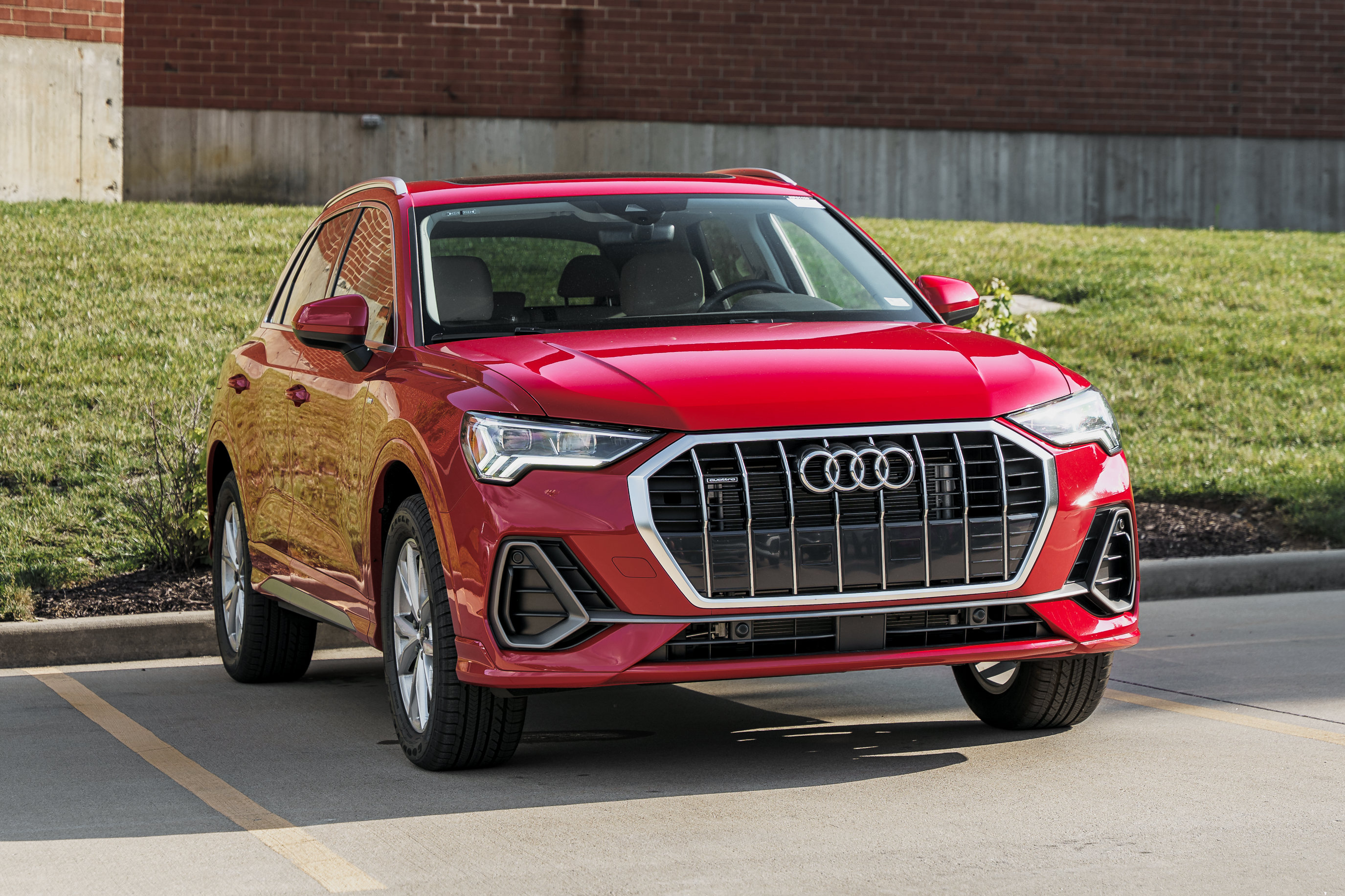 Certified 2024 Audi Q3 2.0T Premium AWD/4WD image 2