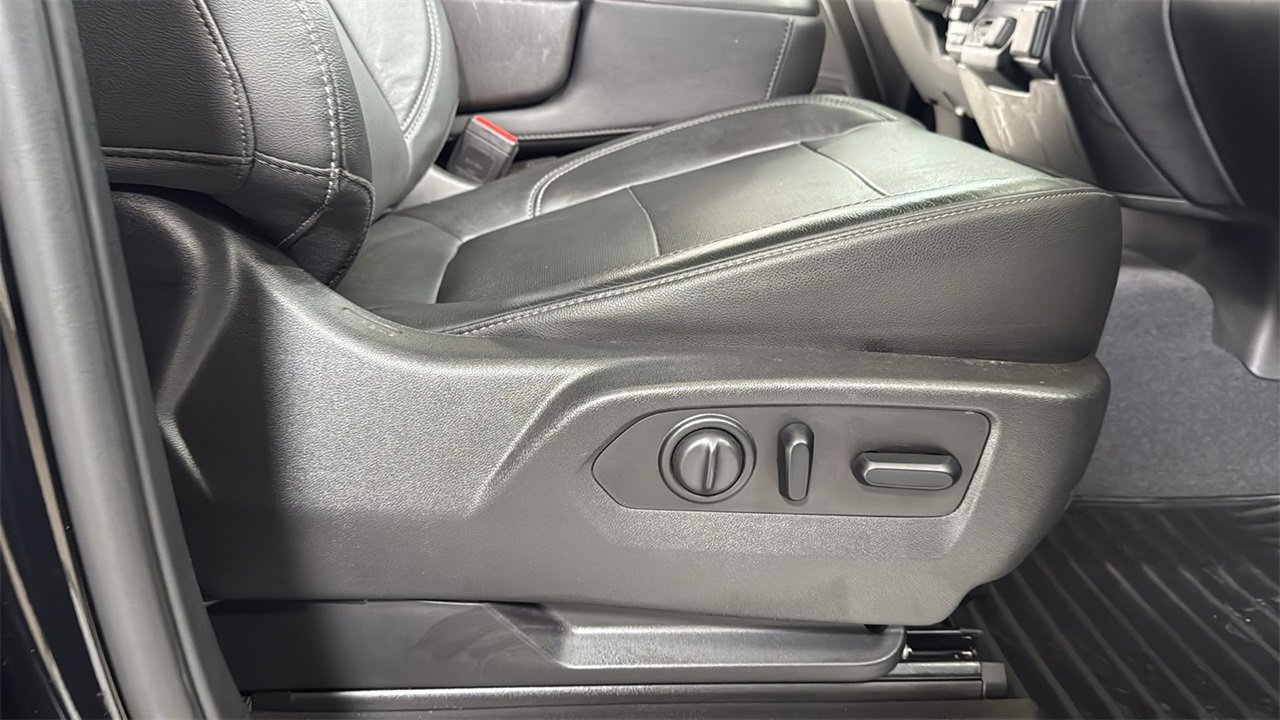 Used 2019 Chevrolet Silverado 1500 LTZ image 20