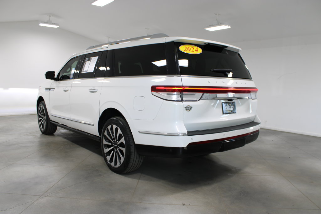 Used 2024 Lincoln Navigator L Reserve AWD/4WD image 7