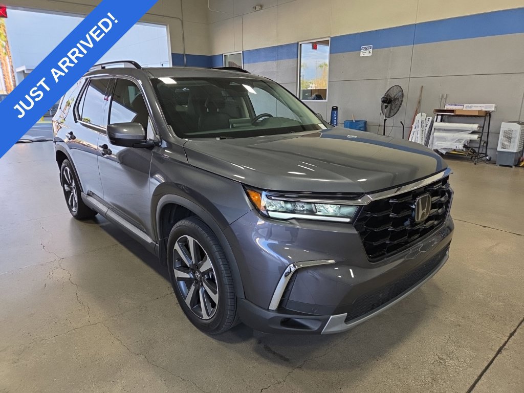 Used 2024 Honda Pilot Touring image 2