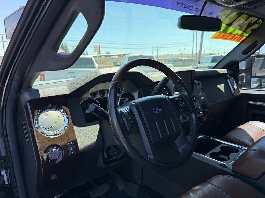 Used 2016 Ford F250 Platinum w/ FX4 Off-Road Package AWD/4WD image 8