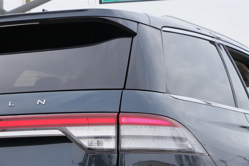 Used 2022 Lincoln Aviator Reserve RWD image 10