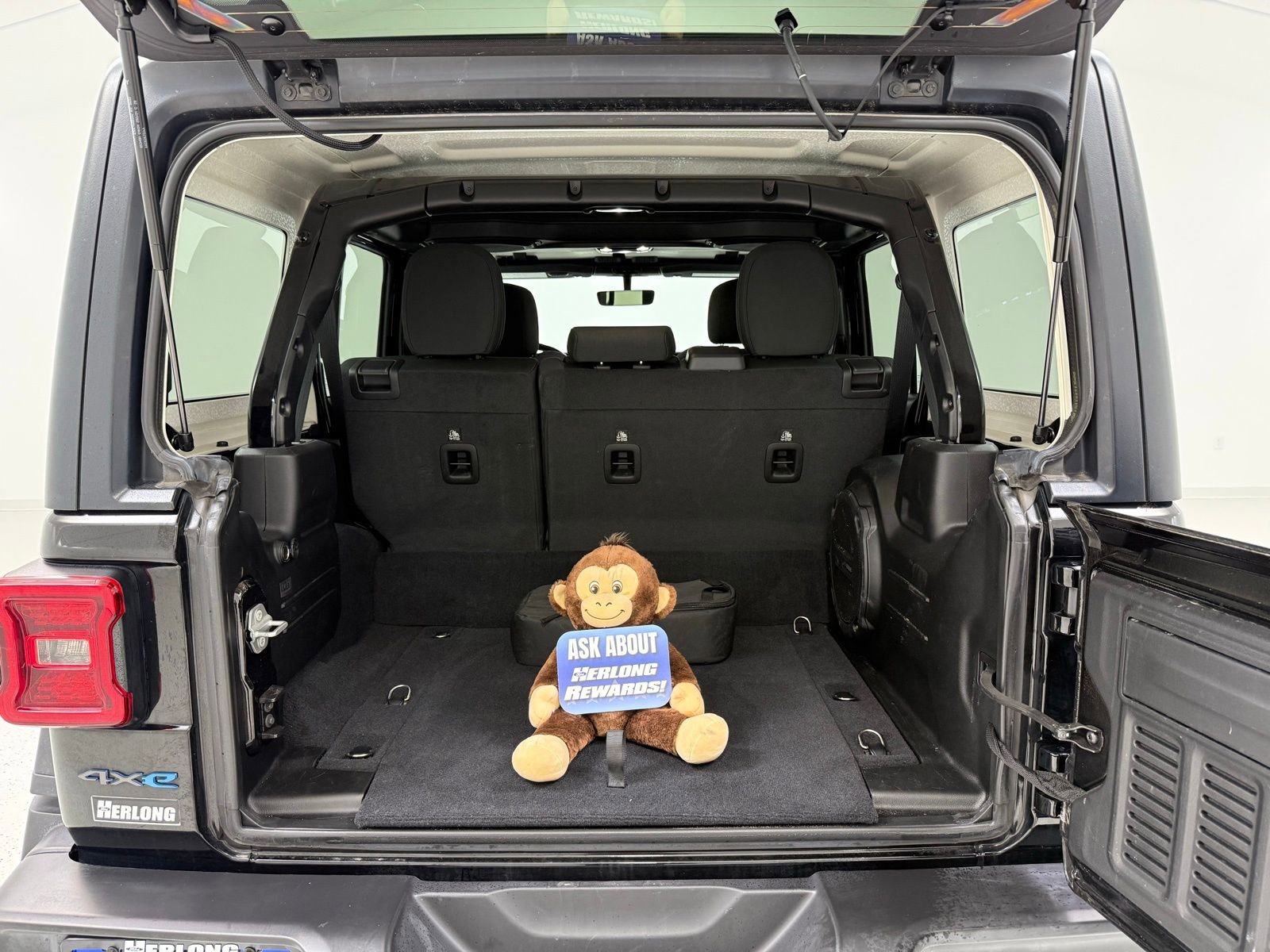 Used 2021 Jeep Wrangler Unlimited Rubicon 4xe w/ Dual Top Group image 9