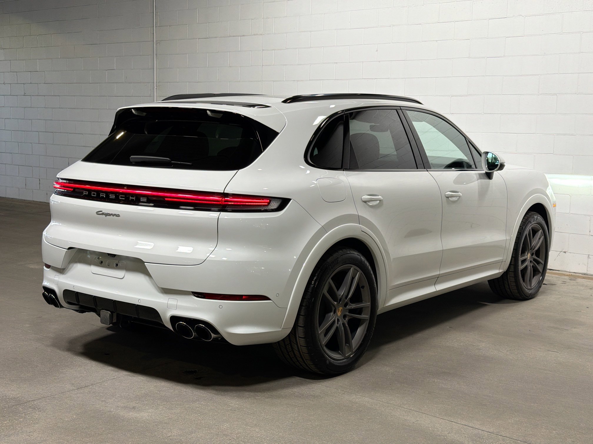 Used 2025 Porsche Cayenne image 7