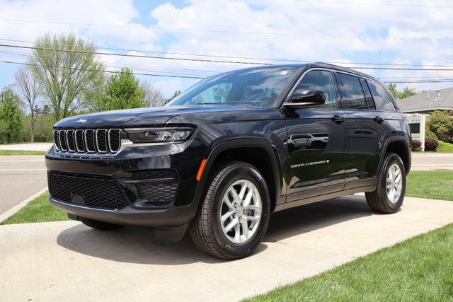 New 2026 Jeep Grand Cherokee Laredo AWD/4WD image 6