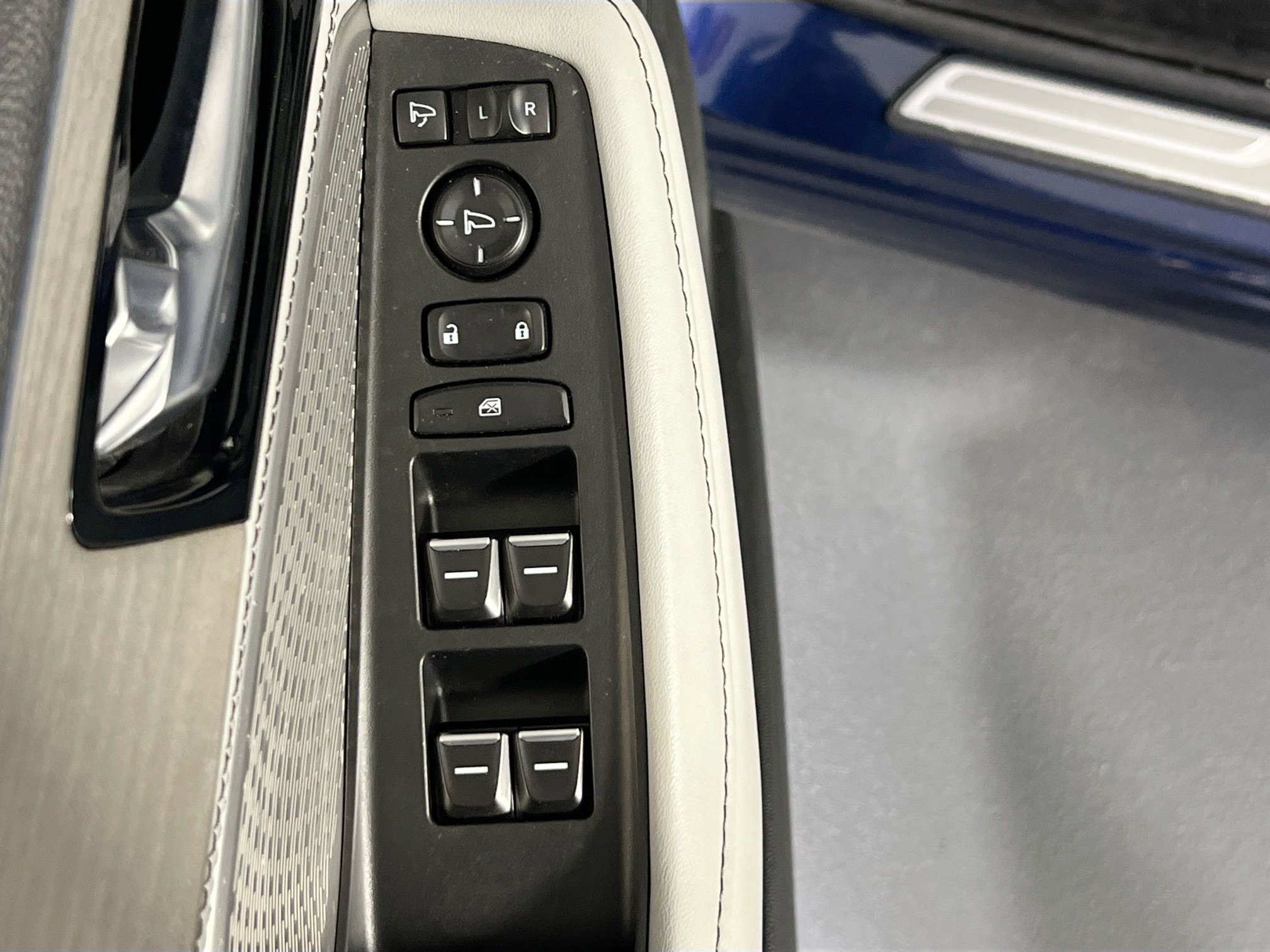 Used 2022 Acura MDX SH-AWD w/ Advance Package image 18