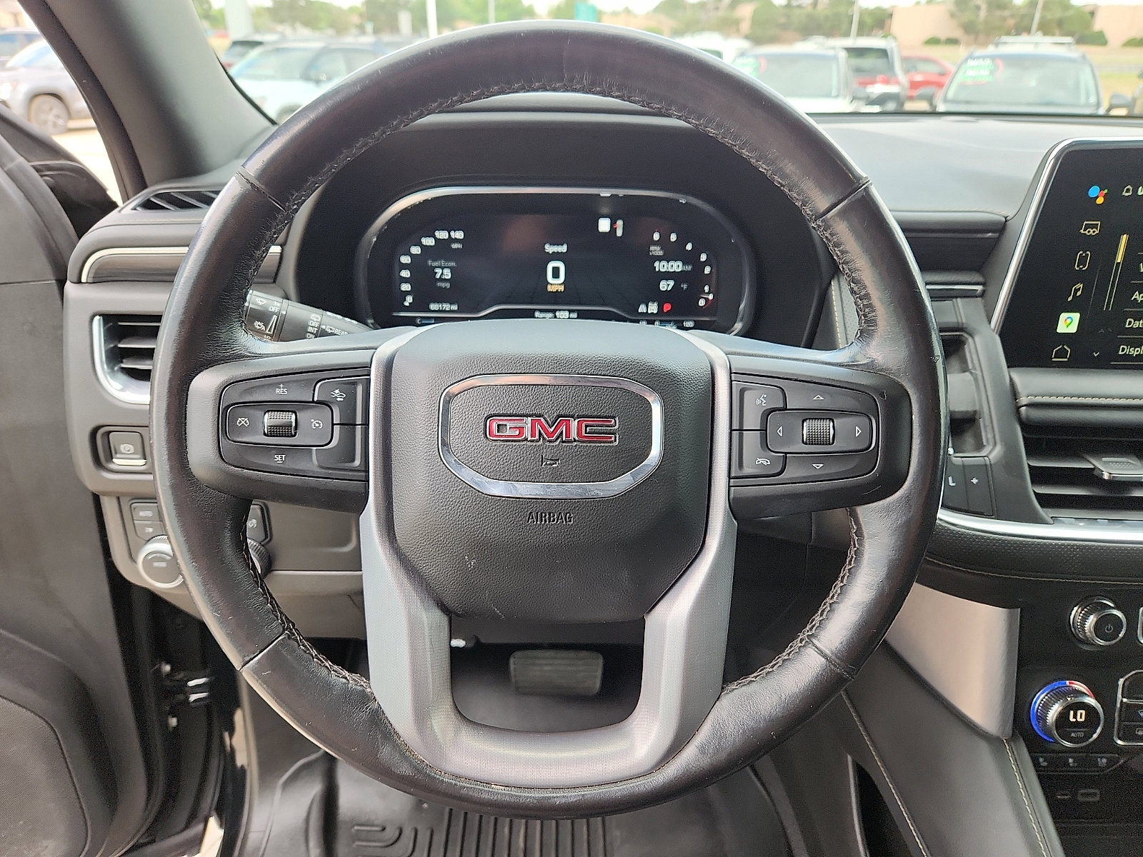 Used 2022 GMC Yukon XL SLT w/ SLT Luxury Package image 16