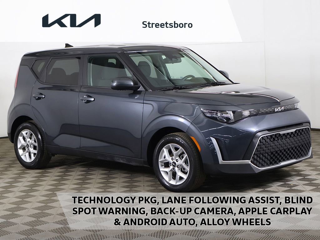 Used 2025 Kia Soul LX w/ LX Technology Package FWD image 1