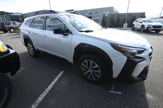 Used 2025 Subaru Outback Premium w/ Popular Package #1A image 6