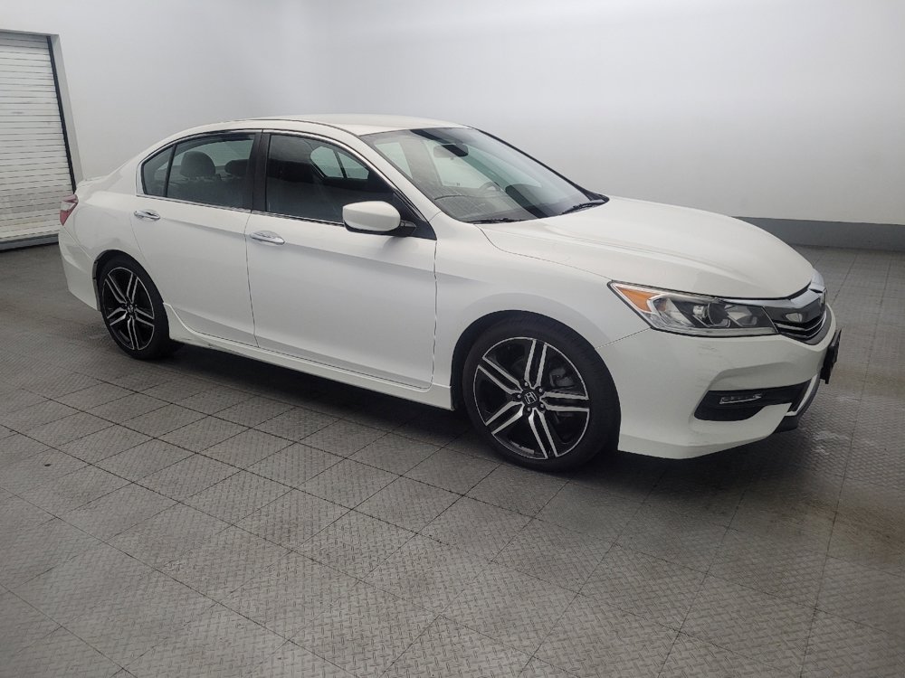 Used 2017 Honda Accord Sport image 11