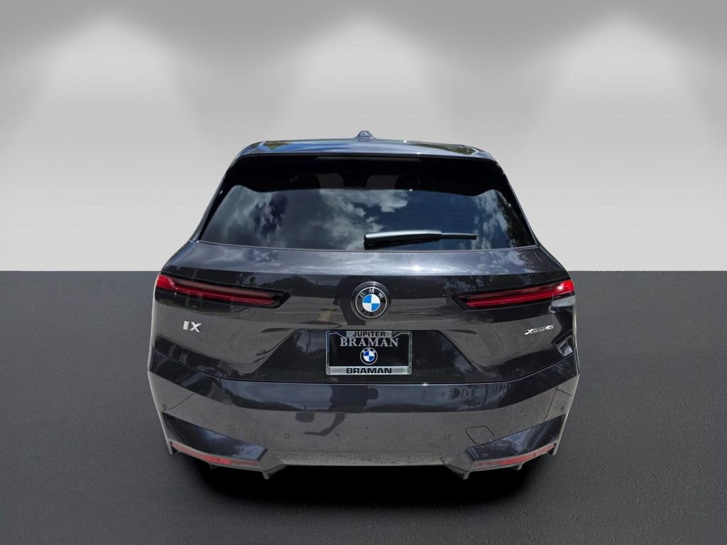 Used 2026 BMW iX xDrive45 w/ Premium Package AWD/4WD image 5
