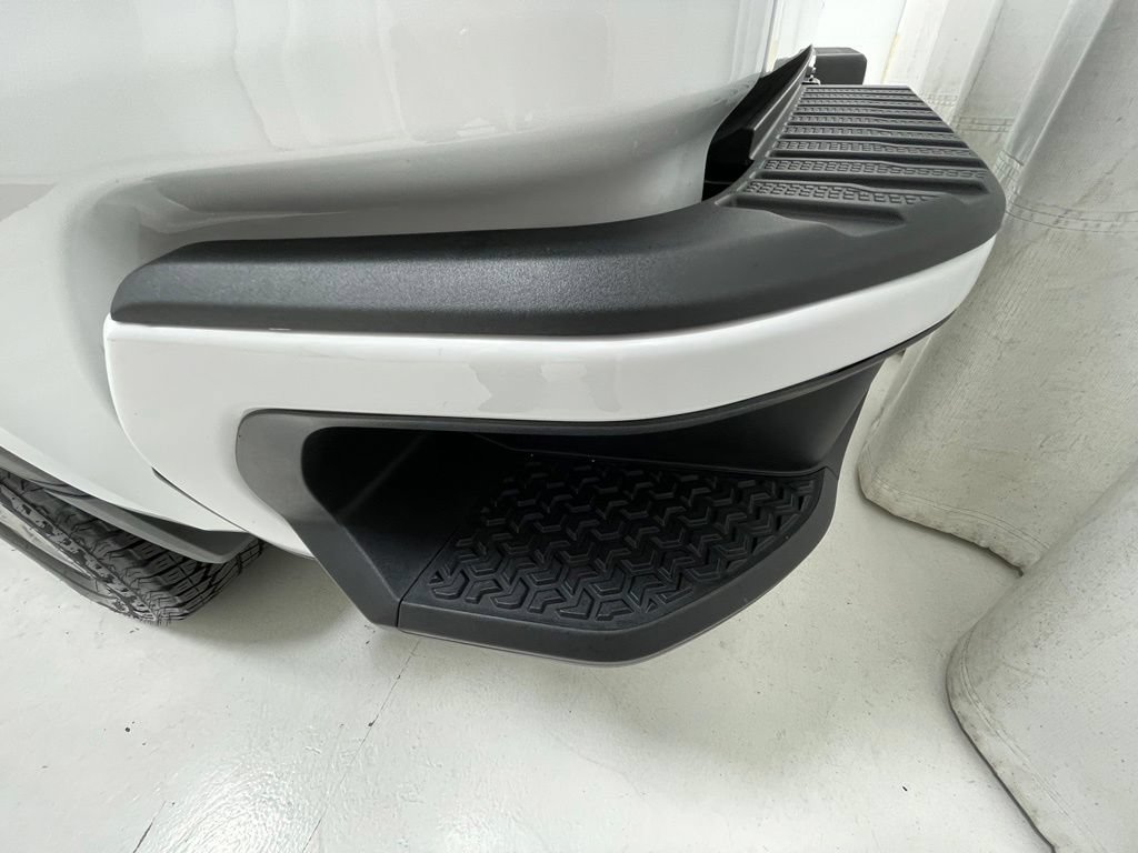 Used 2023 GMC Sierra 1500 Denali AWD/4WD image 9