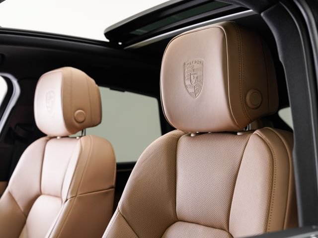 Certified 2026 Porsche Macan AWD/4WD image 9