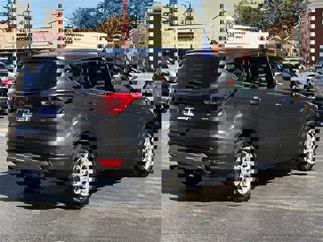Certified 2019 Ford Escape SE image 3