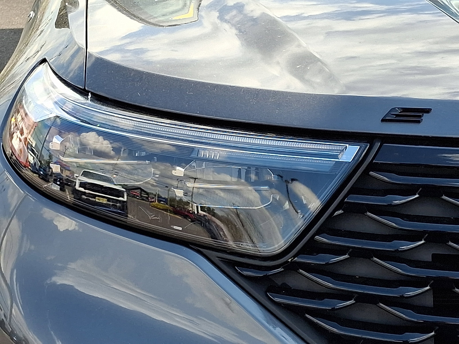 Certified 2023 Ford Explorer ST-Line w/ Class IV Trailer Tow Package image 9