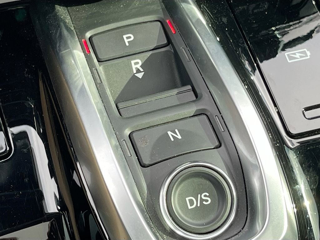 Used 2025 Acura MDX SH-AWD w/ Technology Package image 17