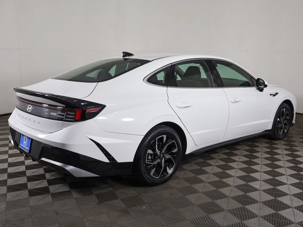 Used 2025 Hyundai Sonata SEL FWD image 9