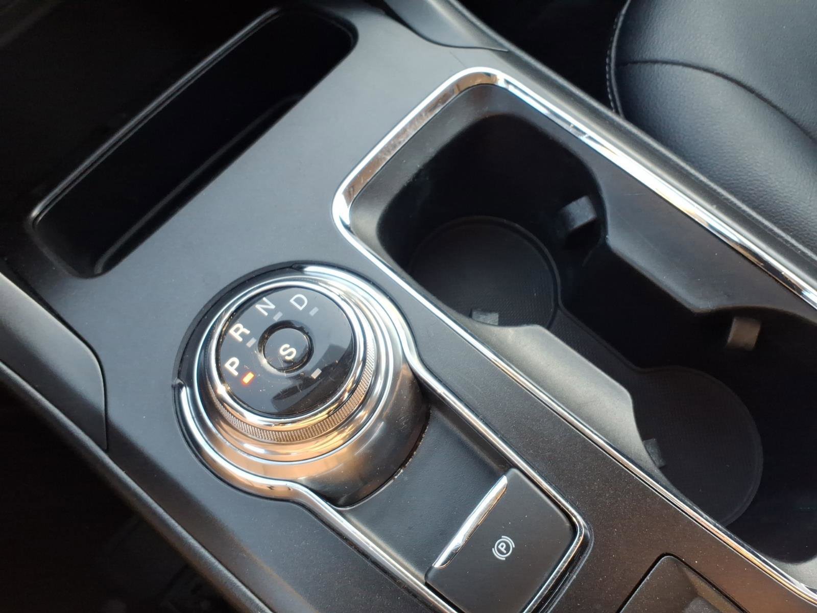 Certified 2018 Ford Fusion SE w/ Equipment Group 201A image 19