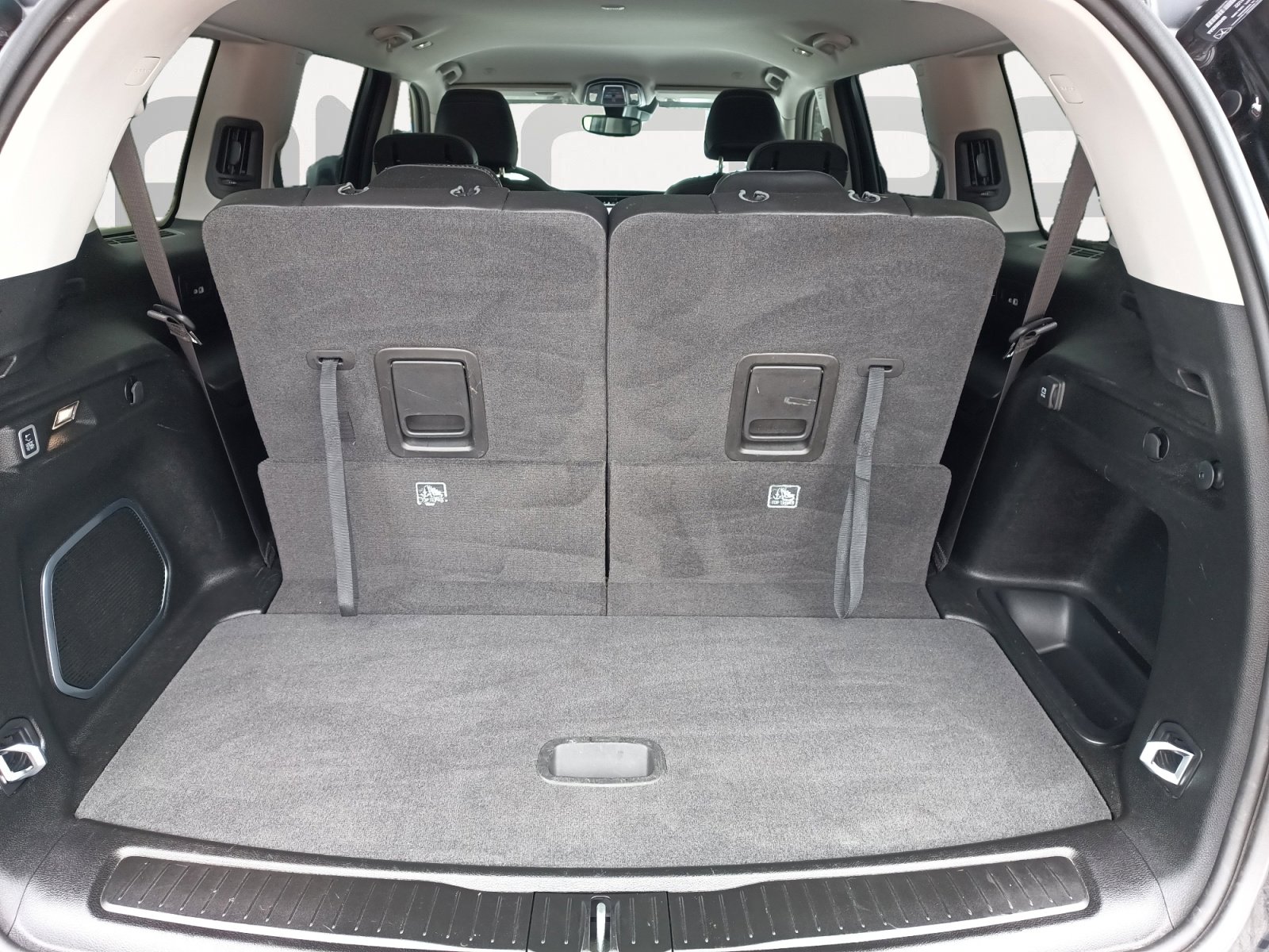 Certified 2022 Jeep Grand Cherokee L Limited w/ Black Appearance Package image 12