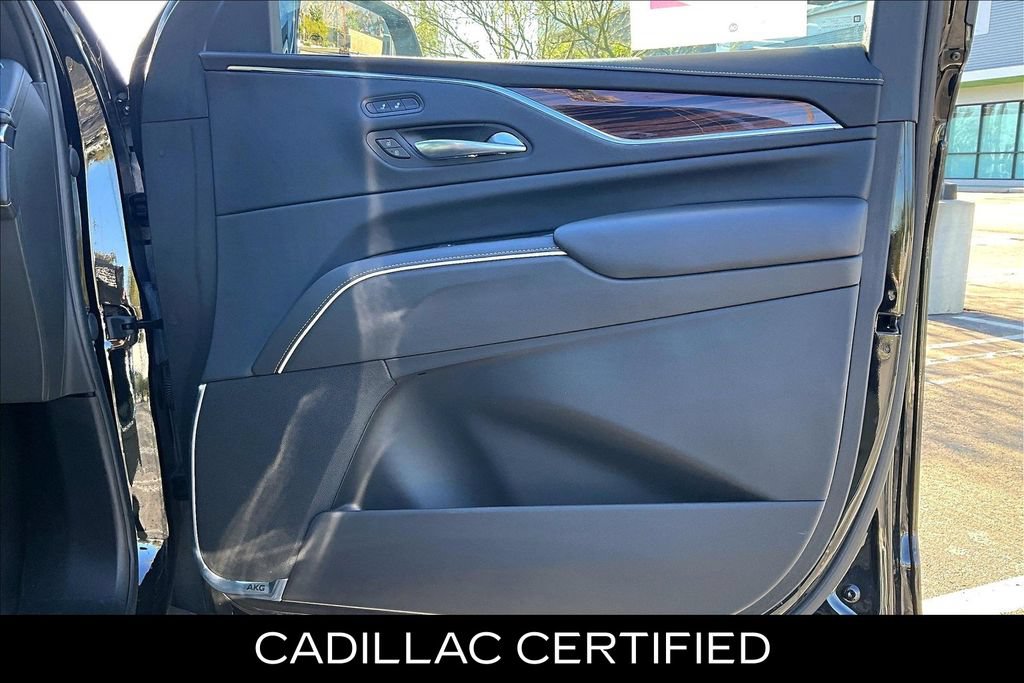 Used 2022 Cadillac Escalade Luxury RWD image 21