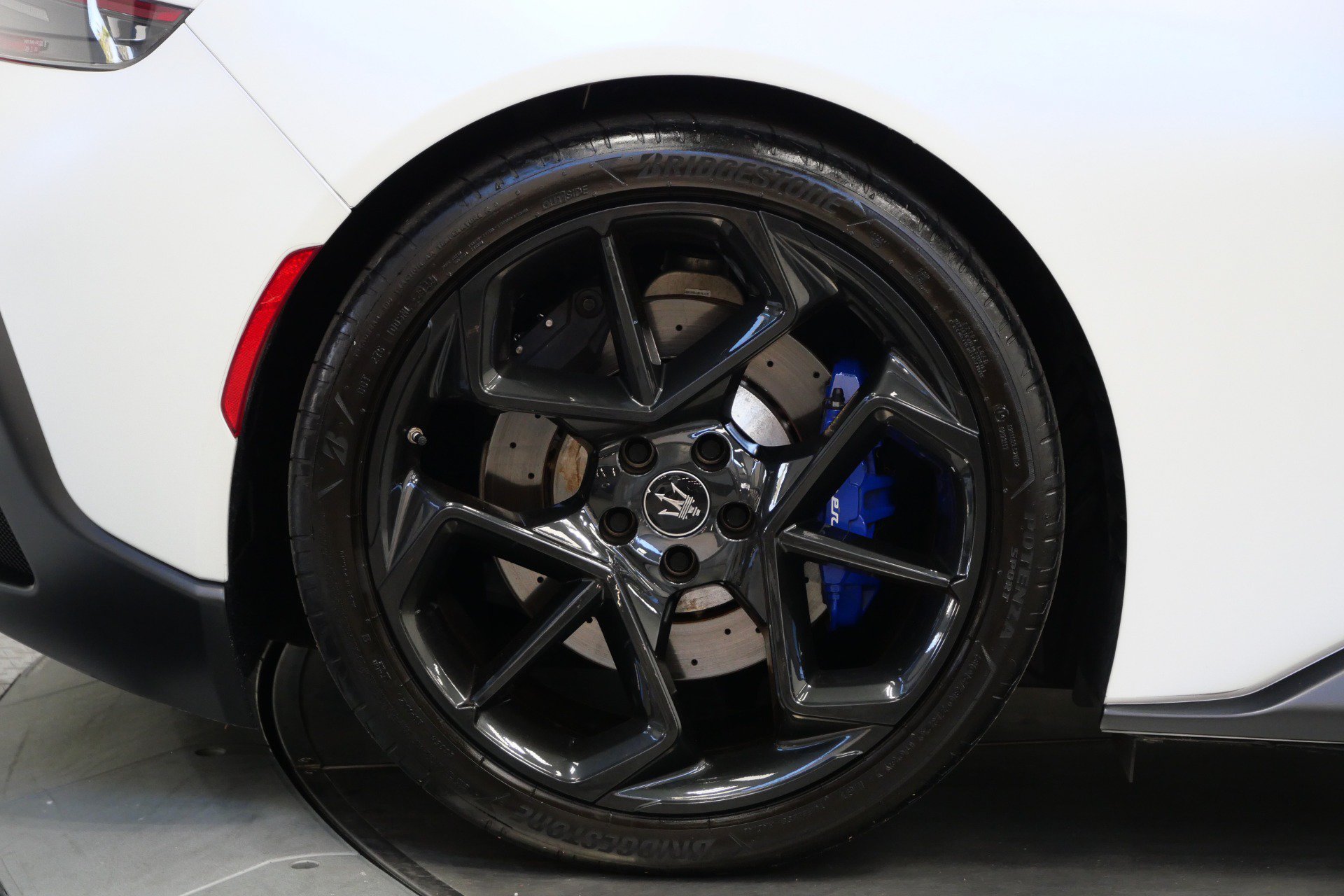 Used 2023 Maserati MC20 Coupe RWD image 36