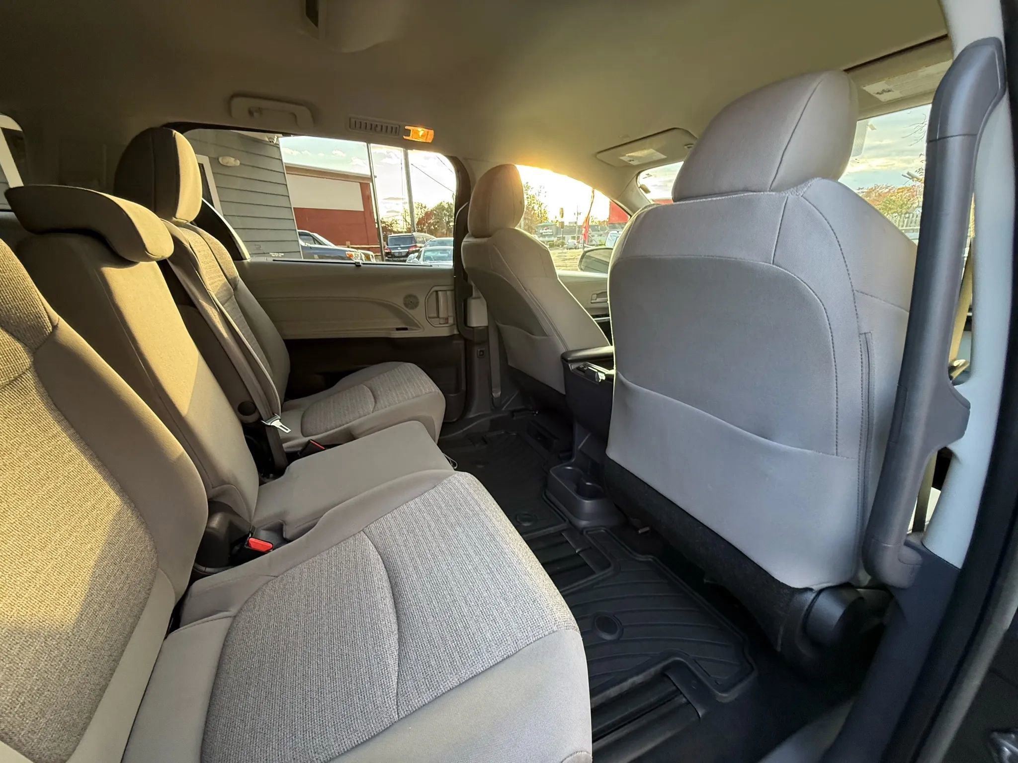 Used 2022 Toyota Sienna LE image 20