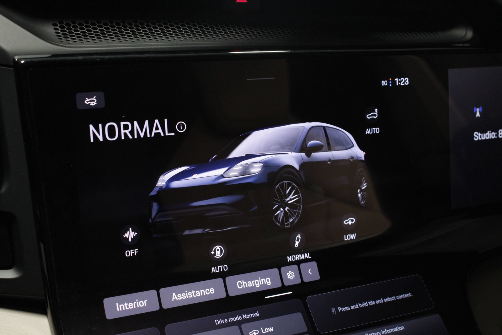 Used 2026 Porsche Cayenne Electric AWD/4WD image 44