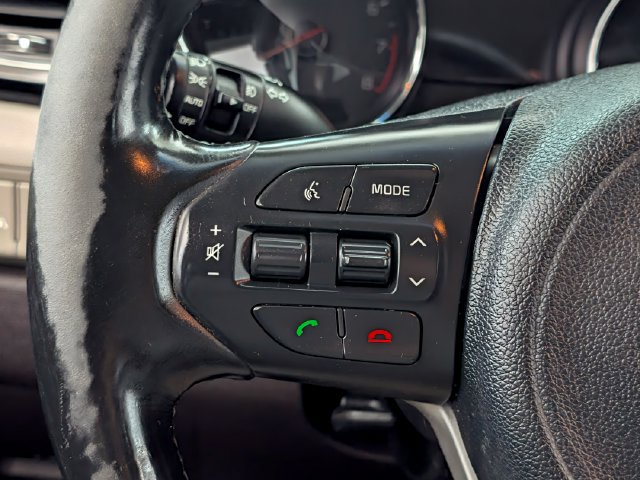 Used 2018 Kia Sedona SX Limited FWD image 31