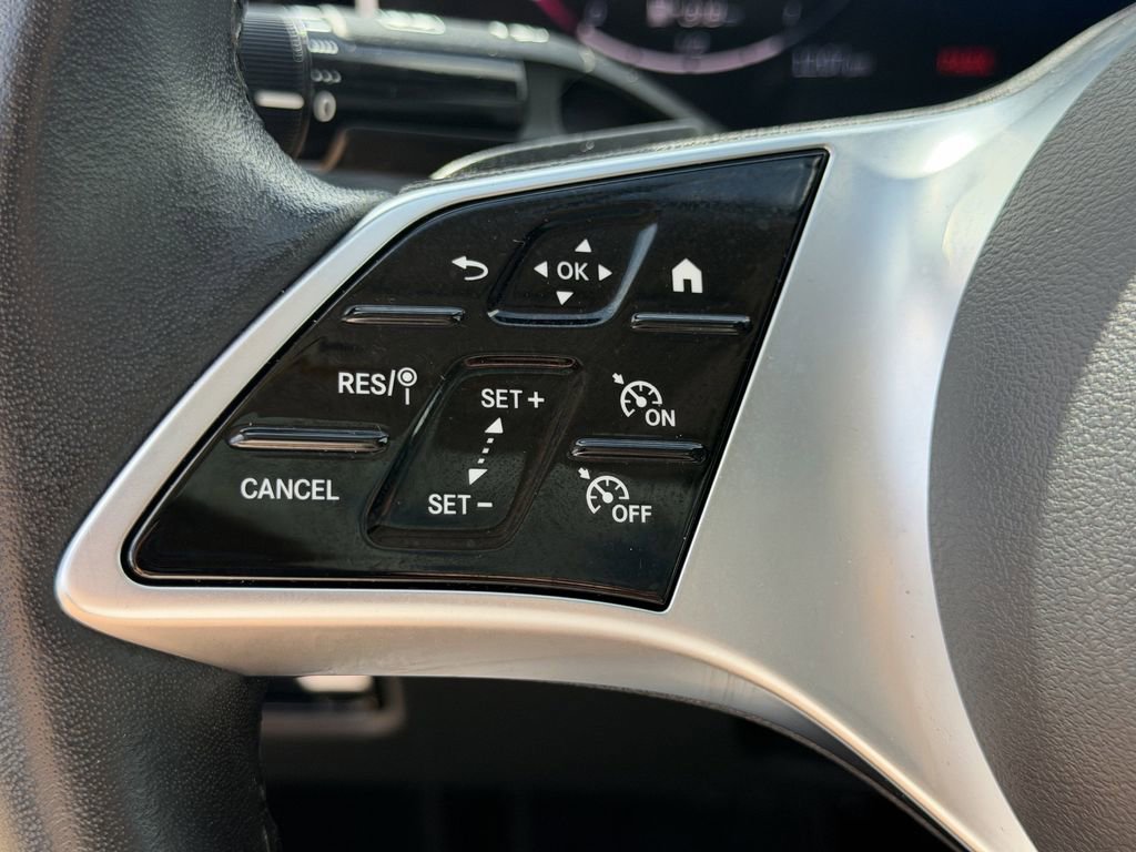 Used 2025 Mercedes-Benz C 300 Sedan image 23