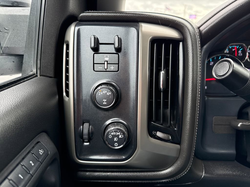 Used 2019 Chevrolet Silverado 2500 High Country w/ Duramax Plus Package image 35